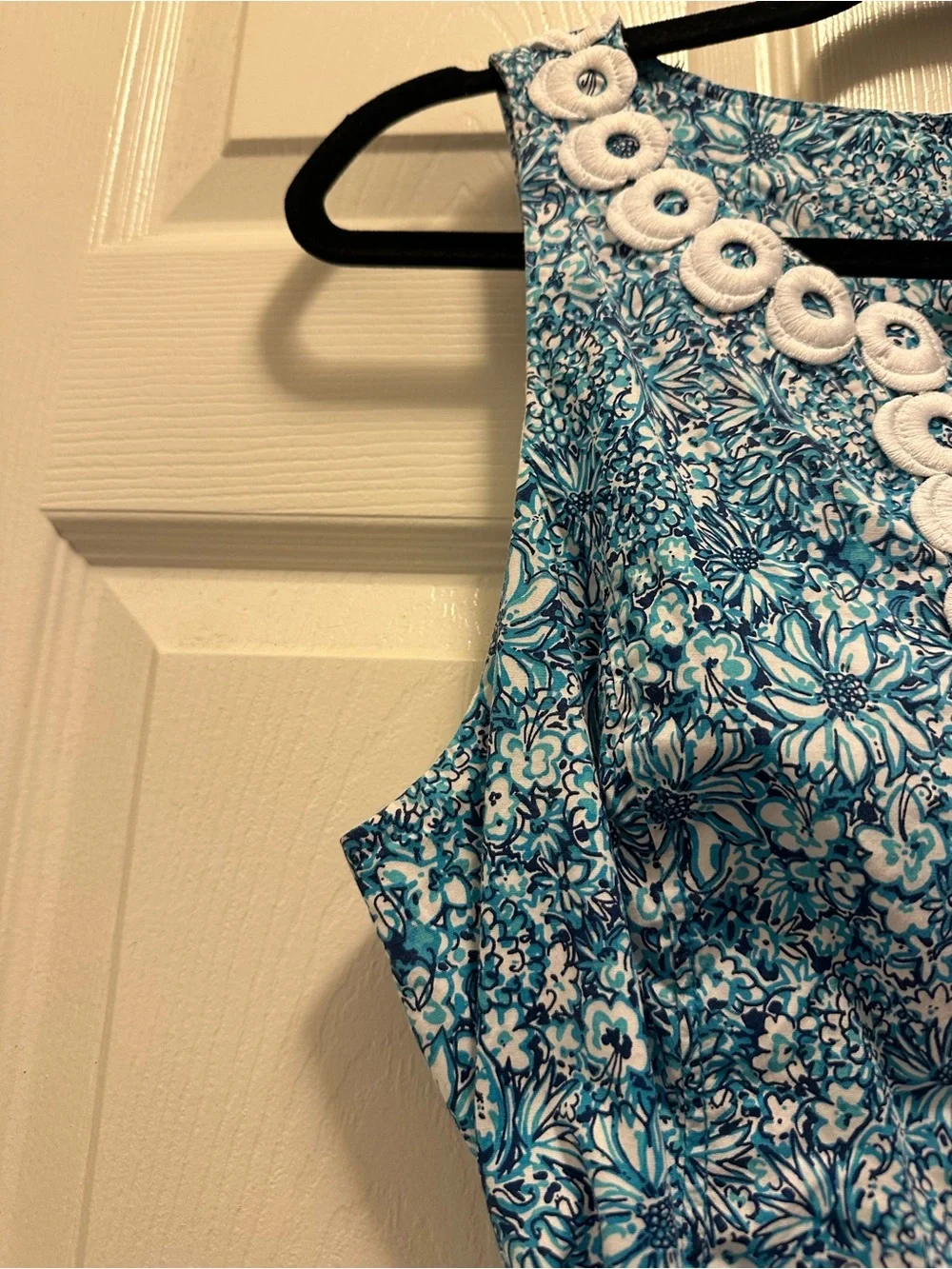 Lilly Pulitzer Gulianna
Stretch Shift Dress in Cumulus Blue Blooming Together - Picture 7 of 10